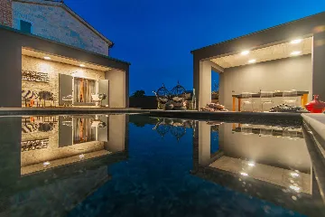 3-Bedroom Air-Conditioned Villa in Poreč for 6