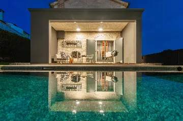 3-Bedroom Air-Conditioned Villa in Poreč for 6