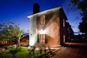 3-Bedroom Villa for 6 with Heated Pool in Trget