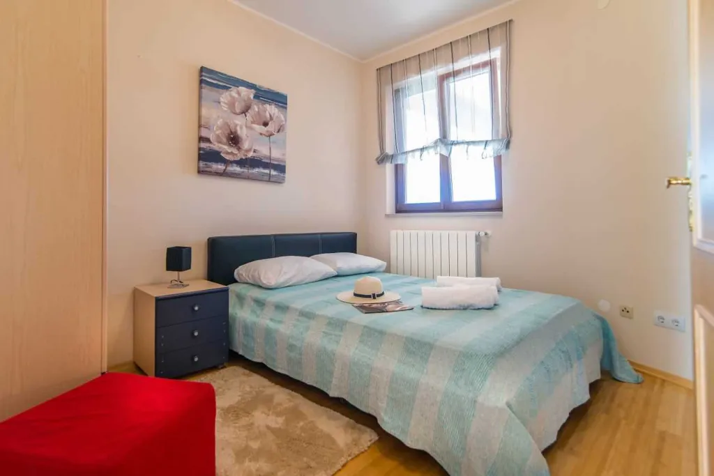 Kanfanar 6-Bedroom Villa with Private Pool