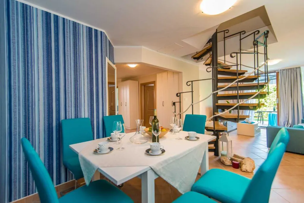 Kanfanar 6-Bedroom Villa with Private Pool
