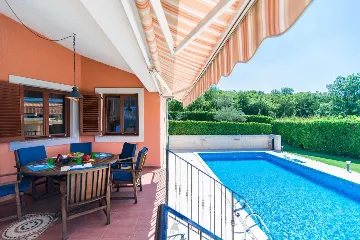 Kanfanar 6-Bedroom Villa with Private Pool