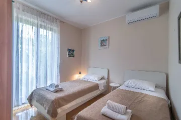 Kanfanar 6-Bedroom Villa with Private Pool