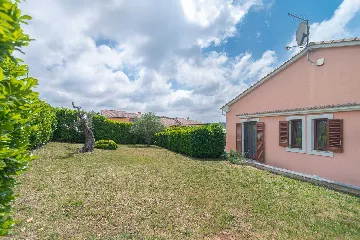 Kanfanar 6-Bedroom Villa with Private Pool