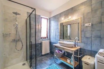 Kanfanar 6-Bedroom Villa with Private Pool