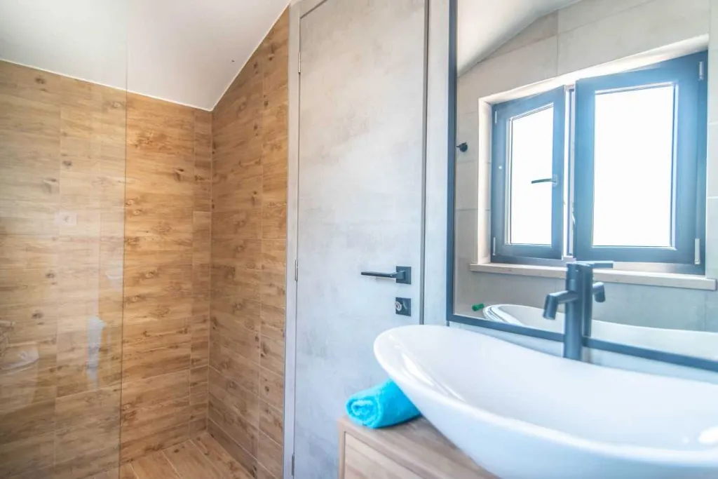 7-Bedroom Villa in Svetvinčenat for 14 Guests