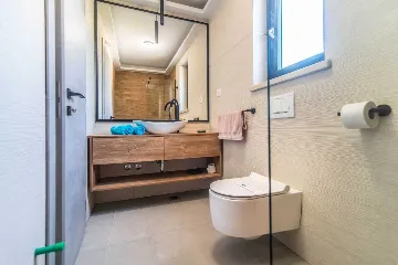 7-Bedroom Villa in Svetvinčenat for 14 Guests