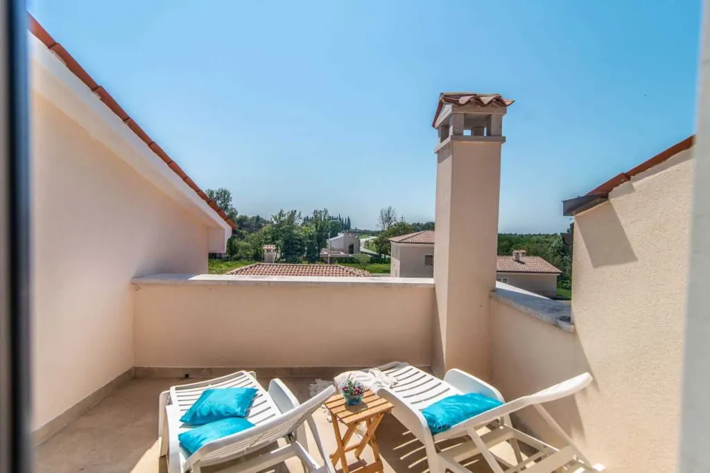 7-Bedroom Villa in Svetvinčenat for 14 Guests