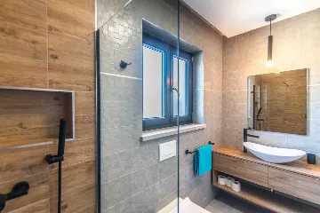 7-Bedroom Villa in Svetvinčenat for 14 Guests