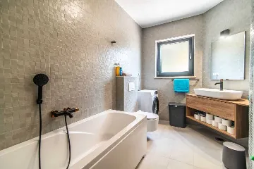 7-Bedroom Villa in Svetvinčenat for 14 Guests