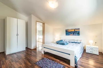 6-Bedroom Villa with Private Pool in Sveti Lovreč