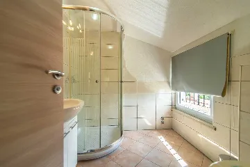 6-Bedroom Villa with Private Pool in Sveti Lovreč