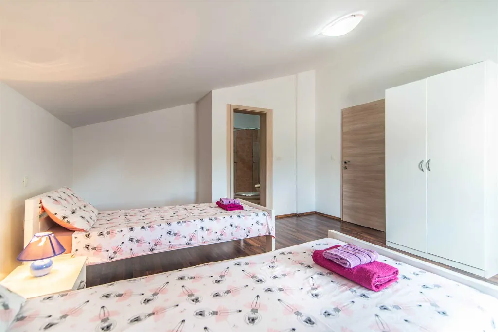 6-Bedroom Villa with Private Pool in Sveti Lovreč