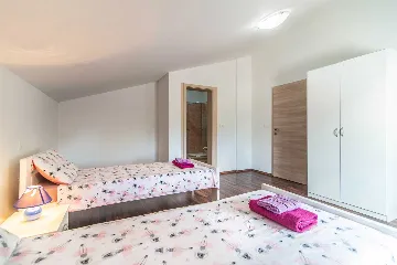 6-Bedroom Villa with Private Pool in Sveti Lovreč