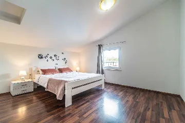 6-Bedroom Villa with Private Pool in Sveti Lovreč