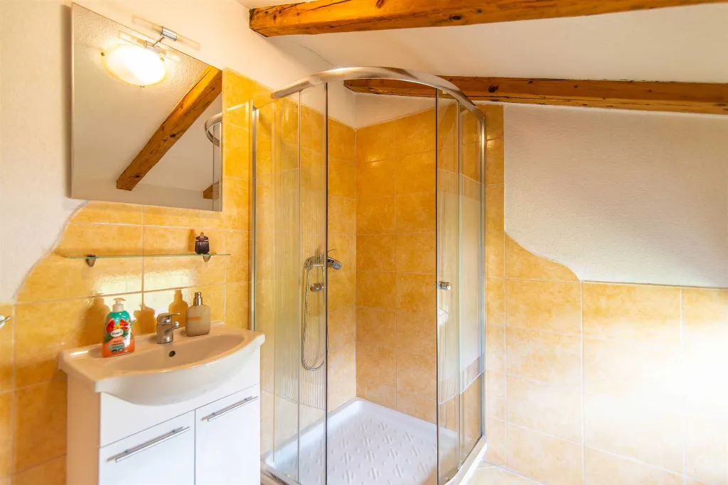 6-Bedroom Villa with Private Pool in Sveti Lovreč