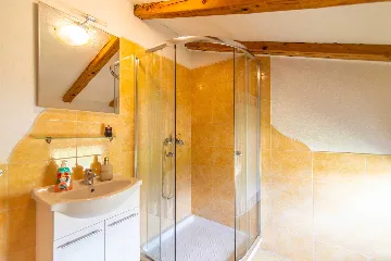 6-Bedroom Villa with Private Pool in Sveti Lovreč