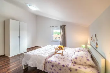 6-Bedroom Villa with Private Pool in Sveti Lovreč