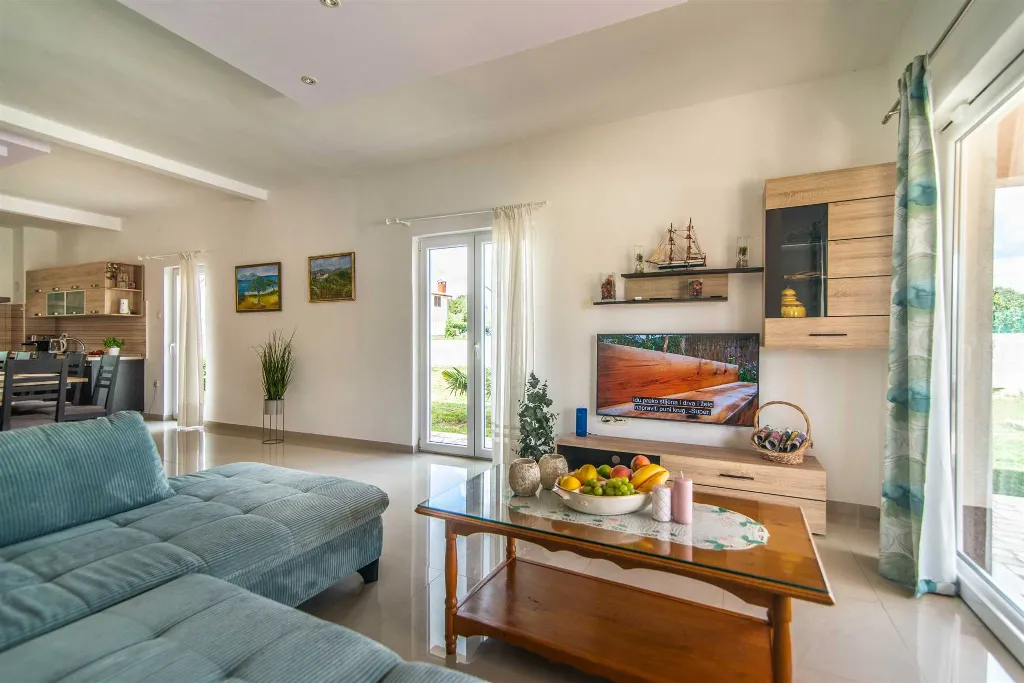 6-Bedroom Villa with Private Pool in Sveti Lovreč