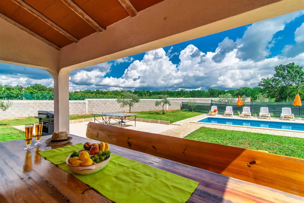 6-Bedroom Villa with Private Pool in Sveti Lovreč
