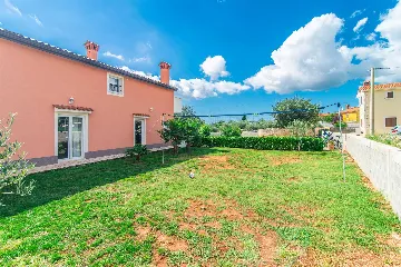 6-Bedroom Villa with Private Pool in Sveti Lovreč