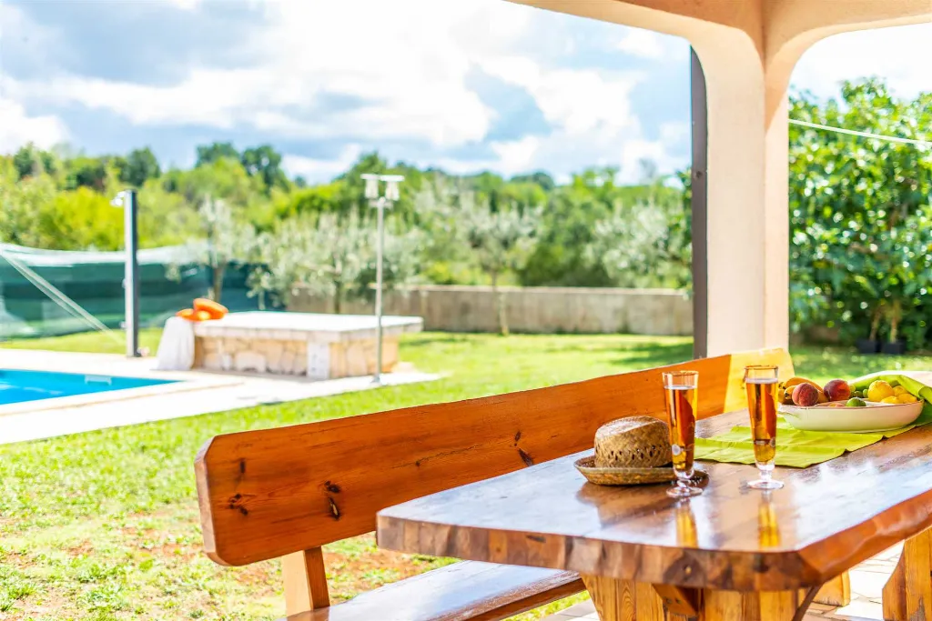 6-Bedroom Villa with Private Pool in Sveti Lovreč