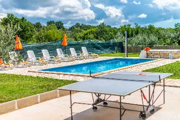 6-Bedroom Villa with Private Pool in Sveti Lovreč