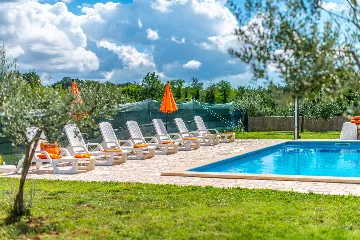 6-Bedroom Villa with Private Pool in Sveti Lovreč
