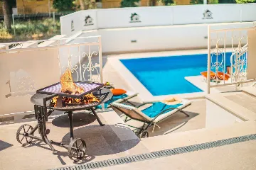 3-Bedroom Villa in Novigrad for 6 Guests