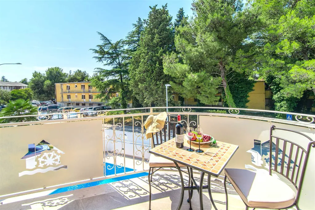 3-Bedroom Villa in Novigrad for 6 Guests