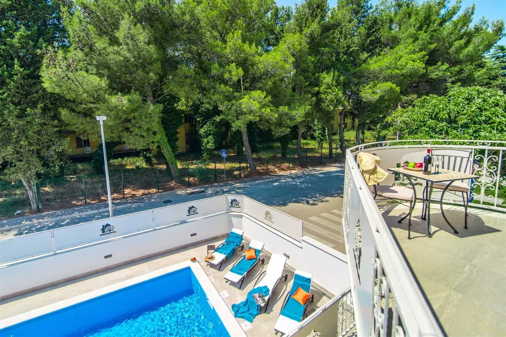 3-Bedroom Villa in Novigrad for 6 Guests