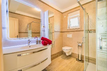 3-Bedroom Villa in Novigrad for 6 Guests