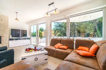 3-Bedroom Villa in Novigrad for 6 Guests