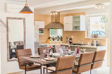 3-Bedroom Villa in Novigrad for 6 Guests