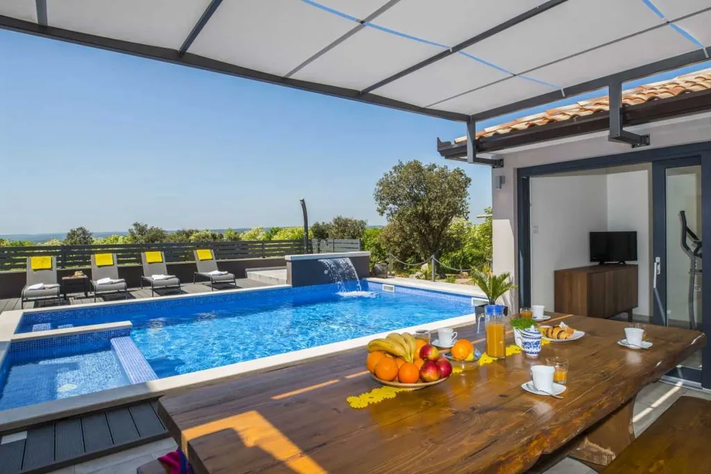 5-Bedroom Villa with Sea View in Koromačno