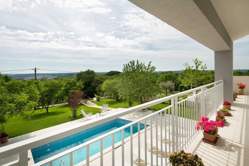 Villa with Private Pool in Koromačno (Up to 9)