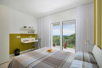 Spacious 4-Bedroom Villa in Koromačno for 9