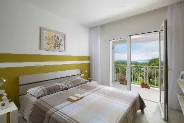 Spacious 4-Bedroom Villa in Koromačno for 9