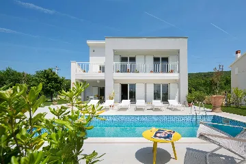 Spacious 4-Bedroom Villa in Koromačno for 9
