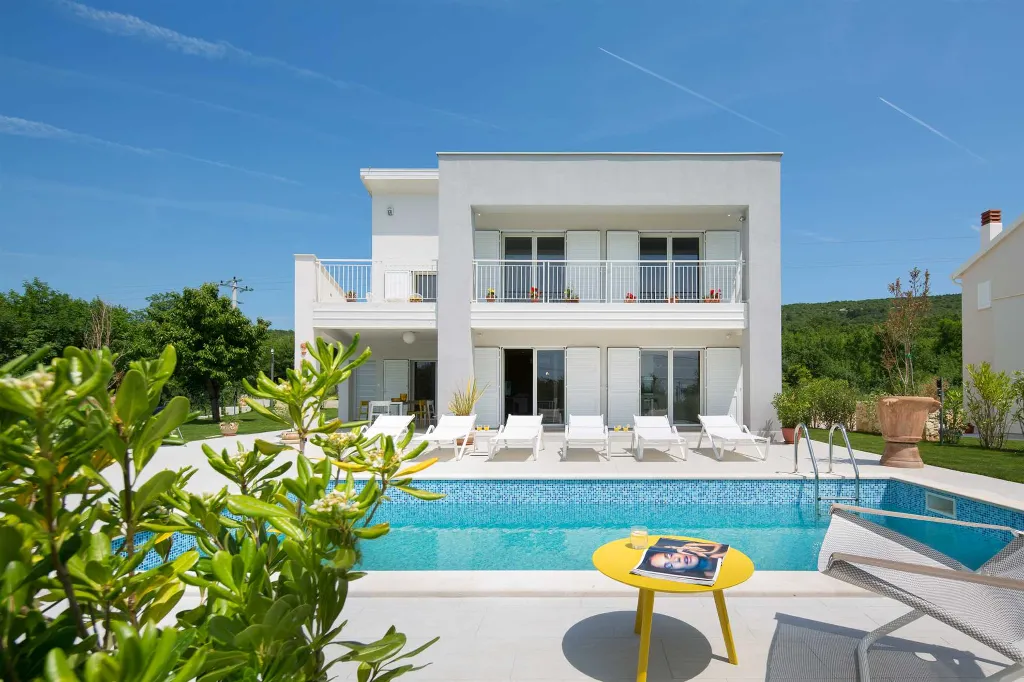 Spacious 4-Bedroom Villa in Koromačno for 9