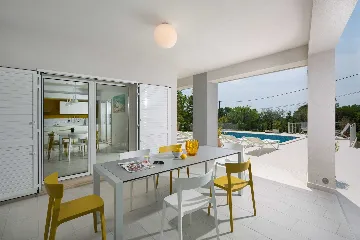 Spacious 4-Bedroom Villa in Koromačno for 9