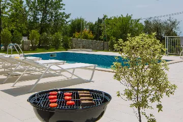 Spacious 4-Bedroom Villa in Koromačno for 9