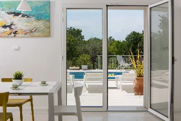 Spacious 4-Bedroom Villa in Koromačno for 9