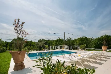 Spacious 4-Bedroom Villa in Koromačno for 9