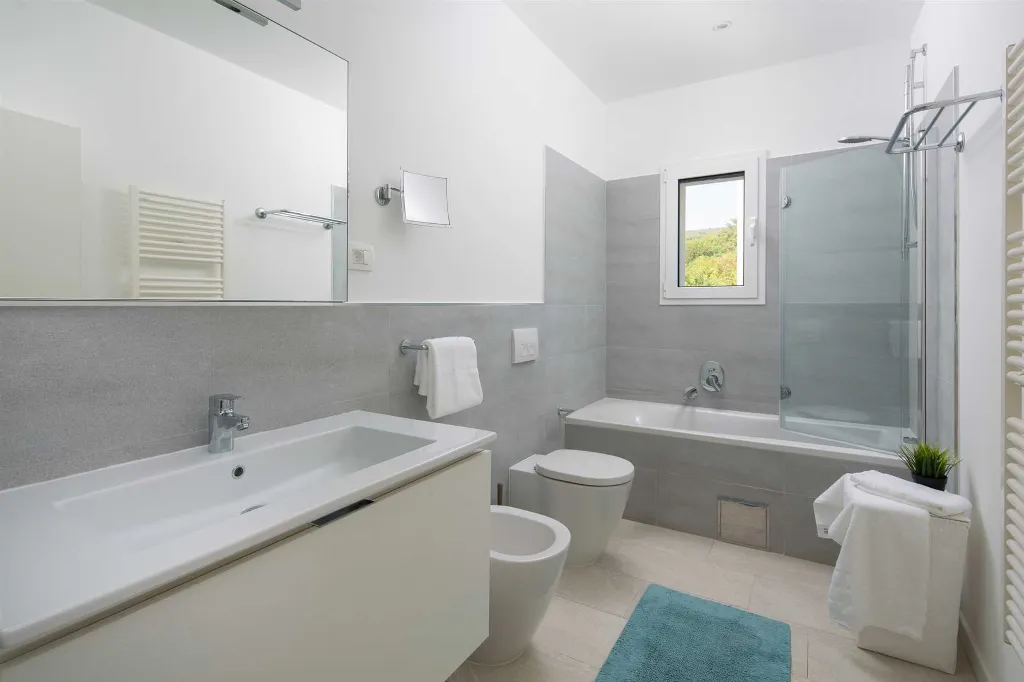 Spacious 4-Bedroom Villa in Koromačno for 9