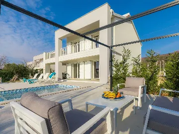 3-Bedroom Villa with Private Pool in Koromačno