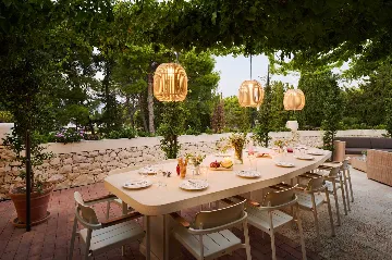 7-Bedroom Villa in Supetar for 14 Guests