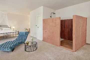 7-Bedroom Villa in Supetar for 14 Guests