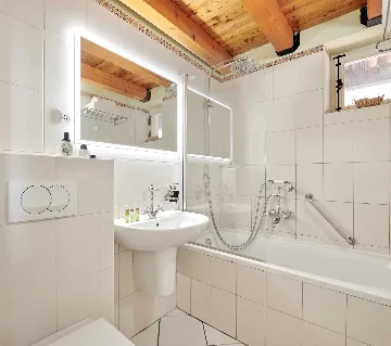 7-Bedroom Villa in Supetar for 14 Guests