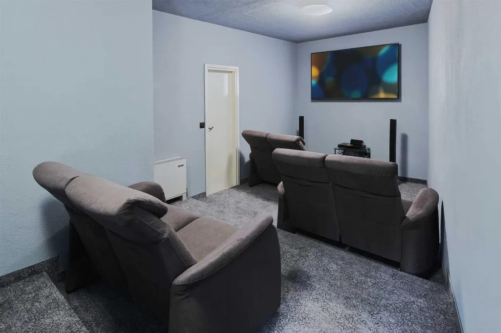 7-Bedroom Villa in Supetar for 14 Guests
